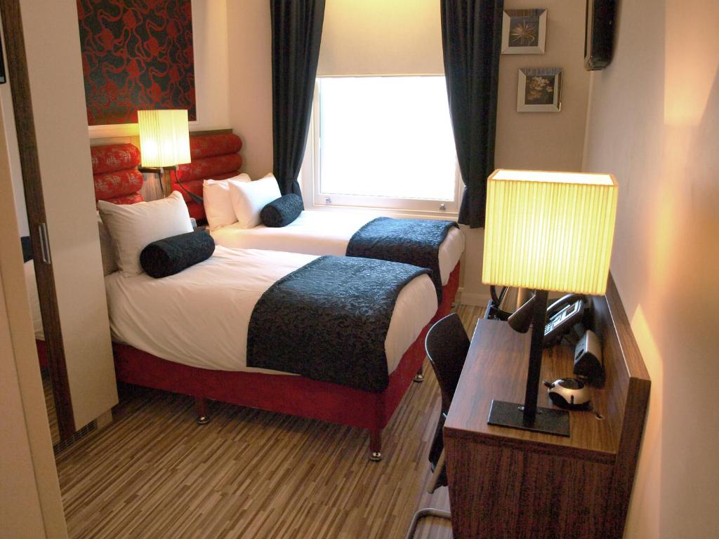 Hotel Simply Rooms & Suites